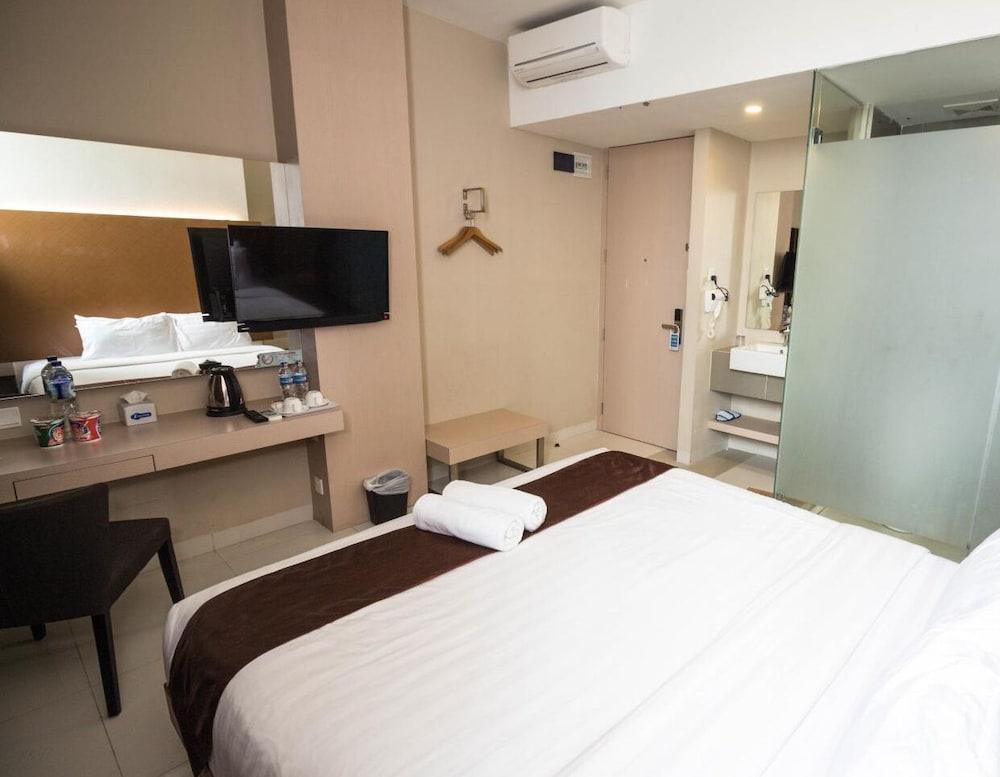 Hotel Os Airport 2*